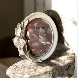 Terra Luna Oval Photo Frame with Tulips Floral Design